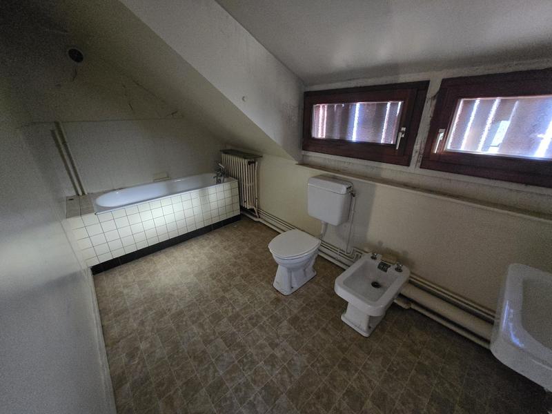 Maison - 181 m² - 7 pièces