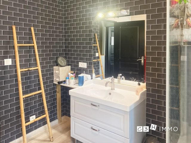 Maison - 108 m² - 4 pièces