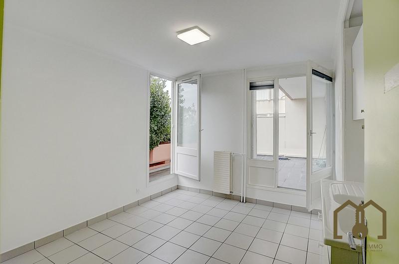 Local commercial - 77 m² - 3 pièces