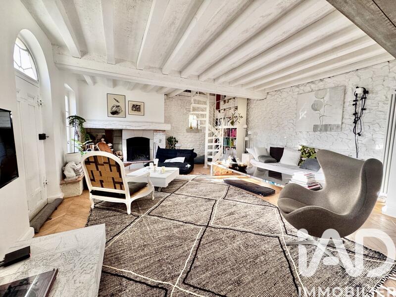 Maison - 217 m² - 7 pièces