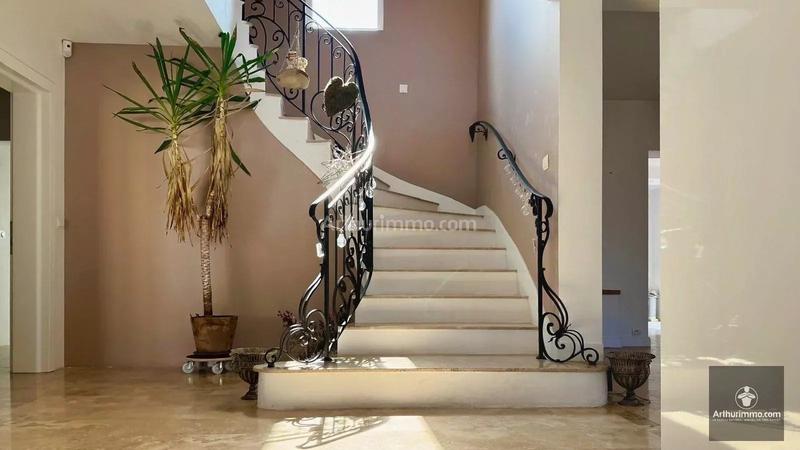 Maison - 164 m² - 7 pièces