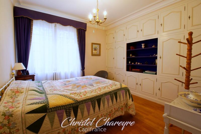 Maison - 196 m² - 8 pièces