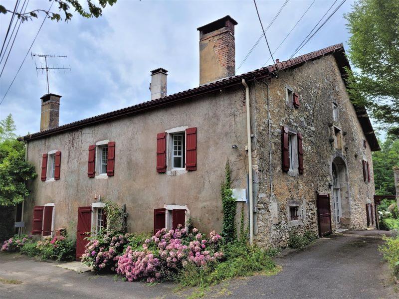 Maison ancienne - 447 m² - 16 pièces
