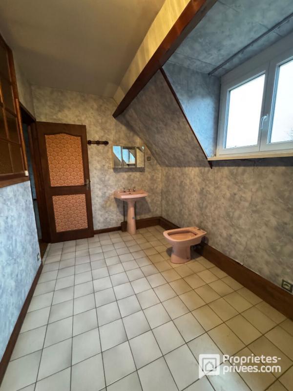 Maison - 253 m² - 9 pièces