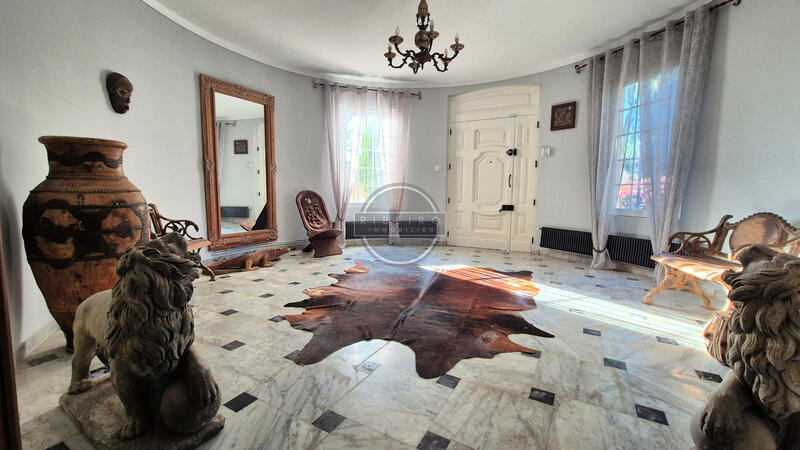 Villa - 290 m² - 5 pièces