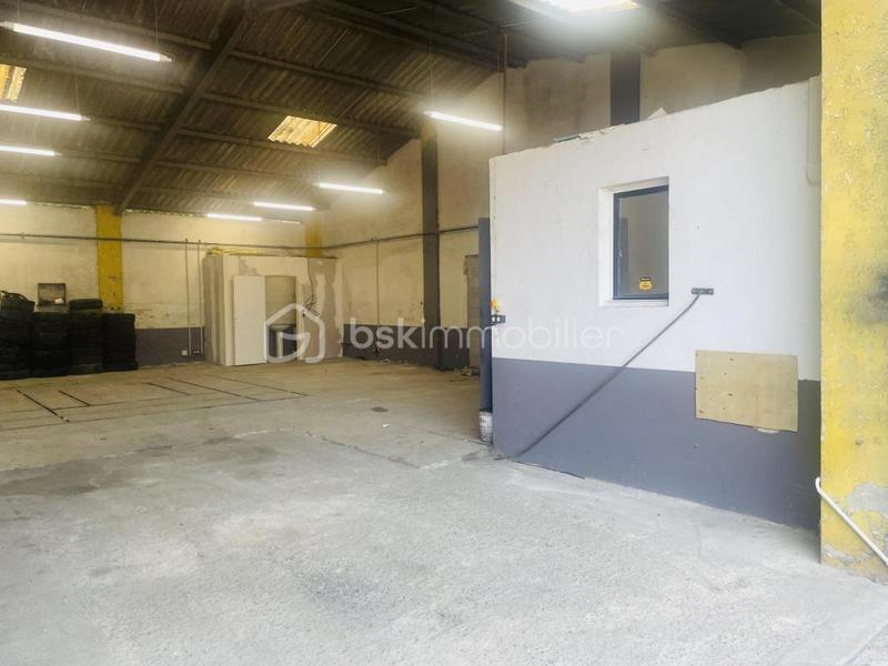 Local commercial - 150 m² - 2 pièces