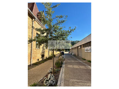 Propriété - 268 m²