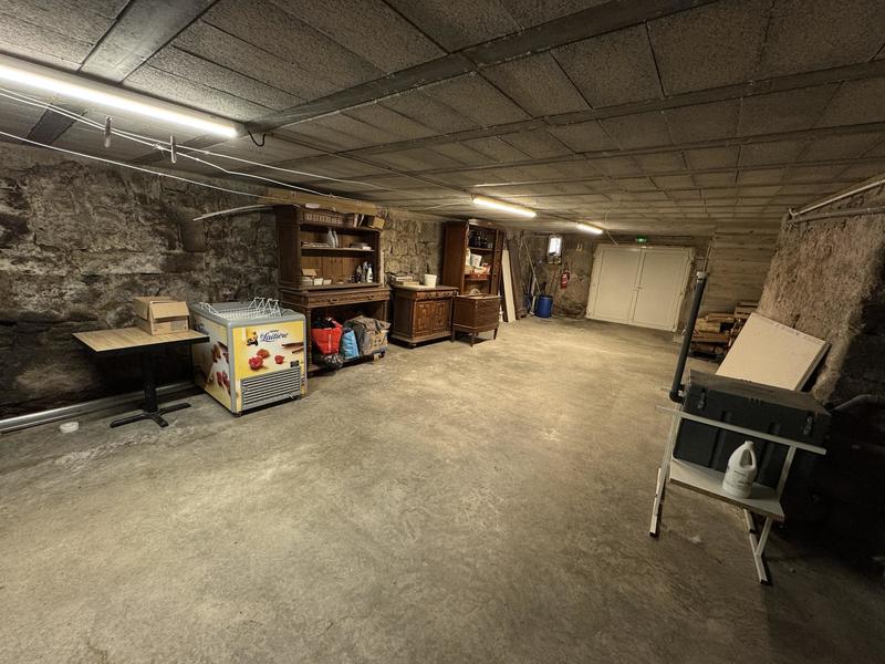 Maison - 217 m² - 6 pièces