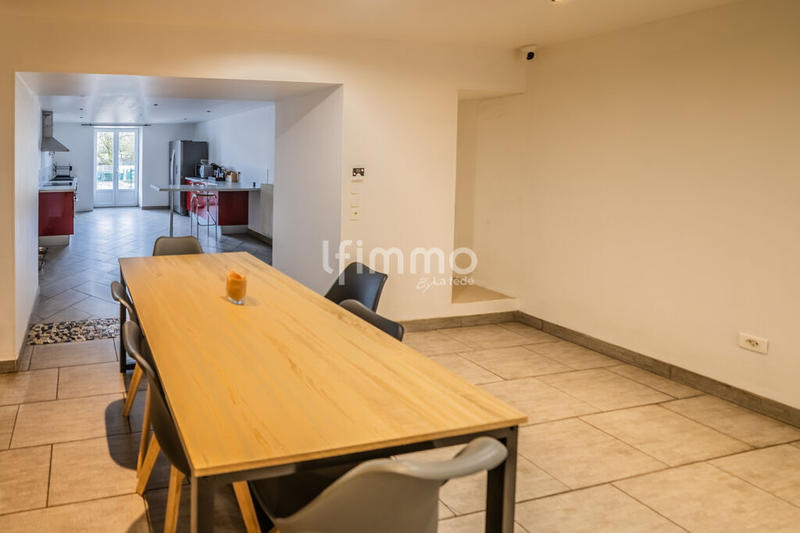 Maison - 220 m² - 6 pièces