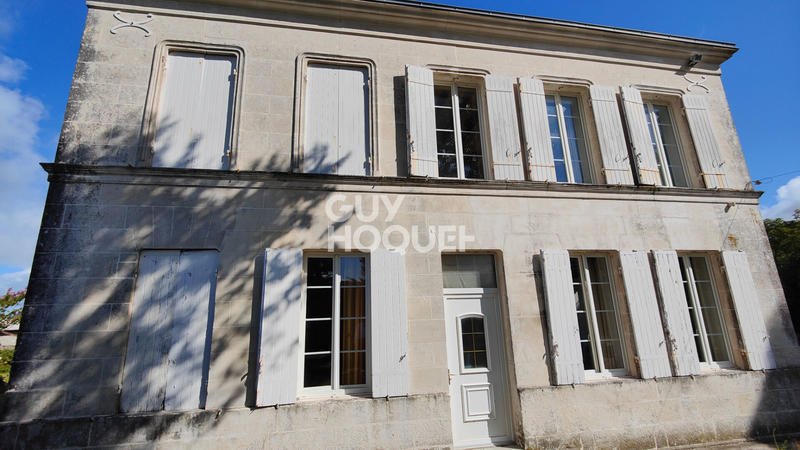 Demeure - 293 m² - 10 pièces