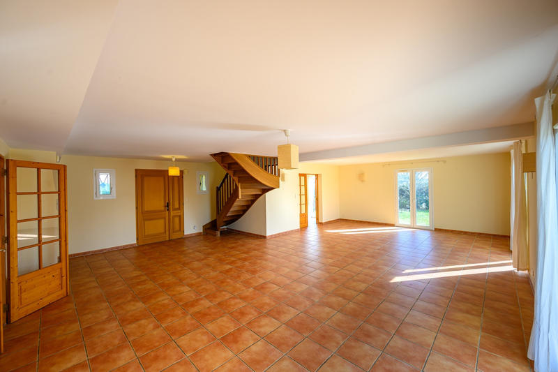Maison - 234 m² - 7 pièces