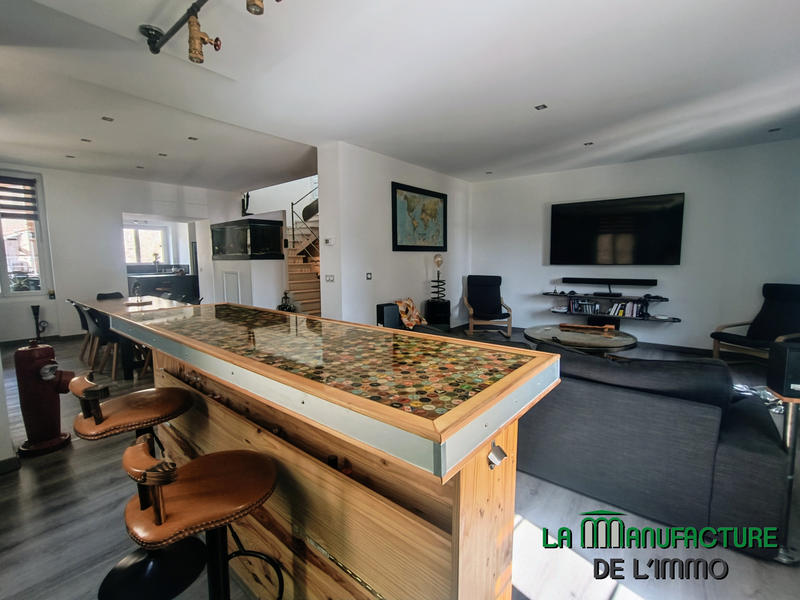 Maison - 177 m² - 6 pièces