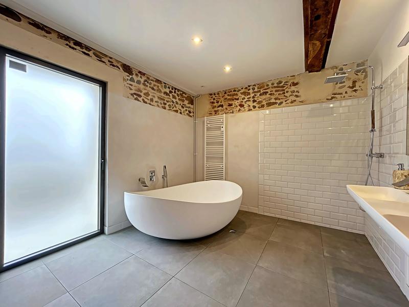 Villa - 419 m² - 15 pièces