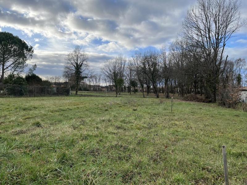 Terrain constructible - 1 362 m²