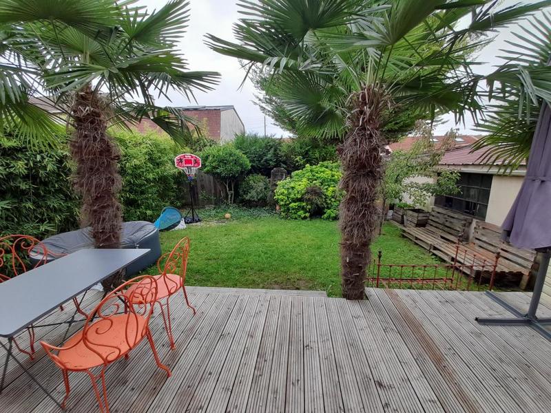 Maison - 95 930 m² - 4 pièces