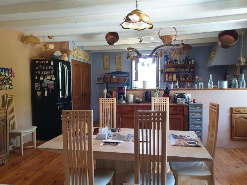 Maison - 240 m² - 9 pièces