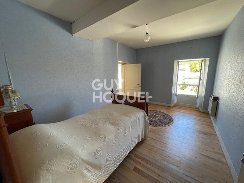 Maison - 235 m² - 10 pièces