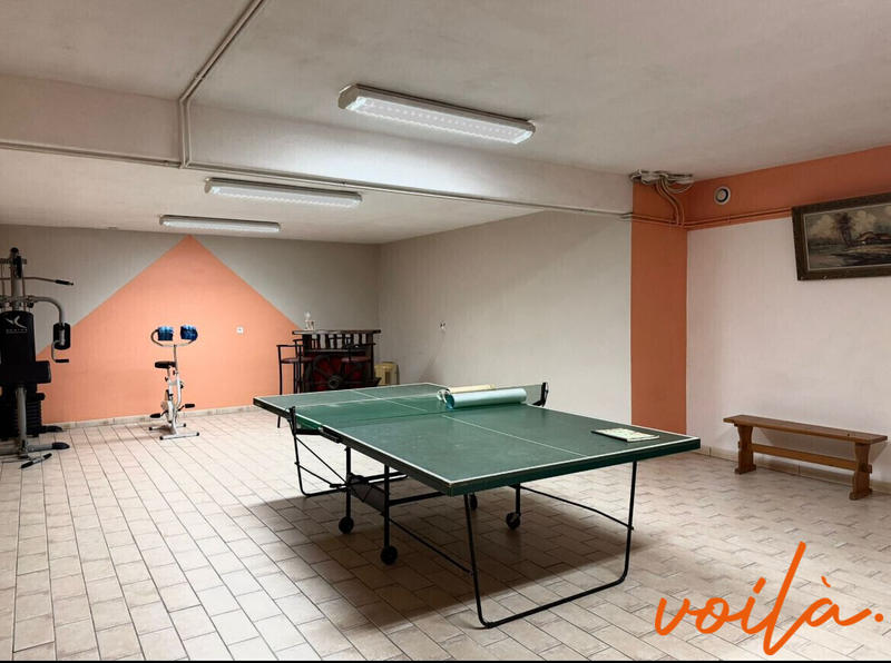 Maison - 220 m² - 6 pièces