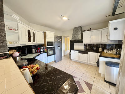 Villa - 216 m² - 8 pièces