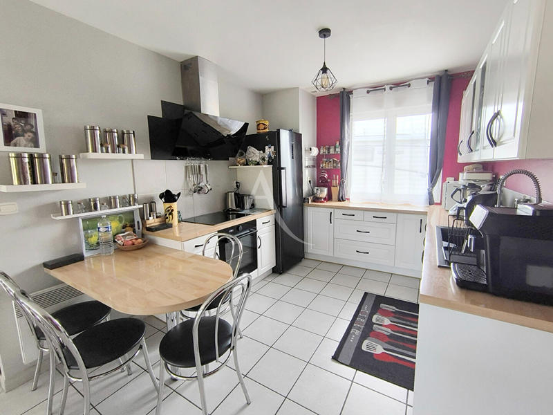 Maison - 93 m² - 5 pièces