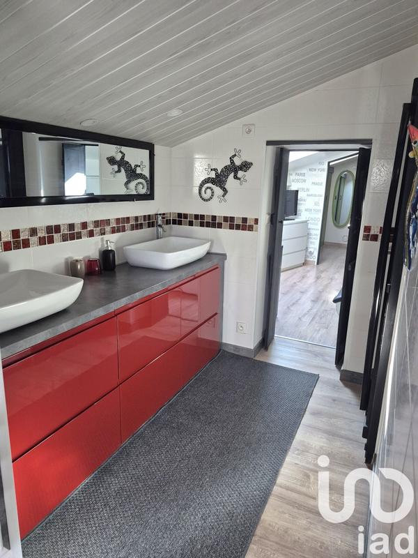 Maison - 220 m² - 6 pièces