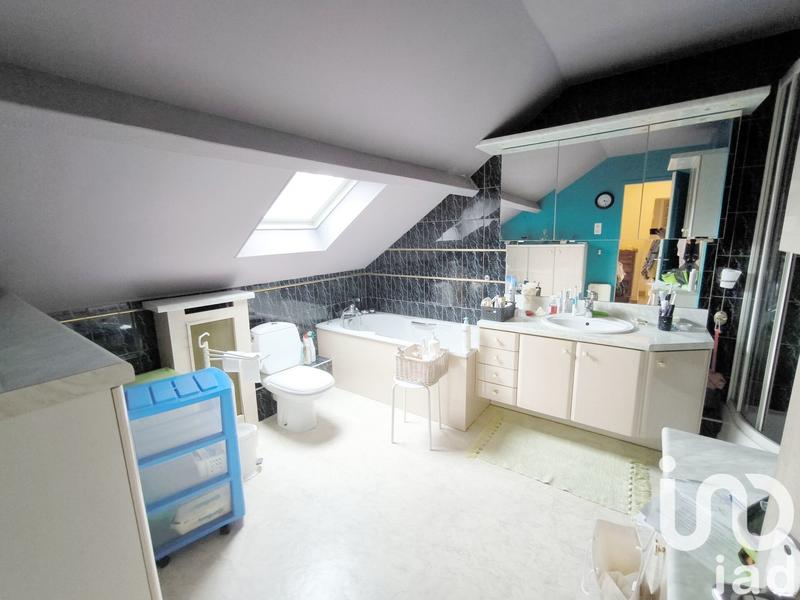 Maison - 104 m² - 4 pièces