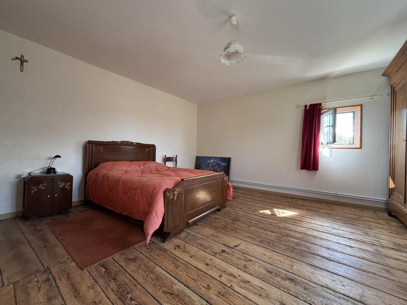 Maison - 220 m² - 6 pièces