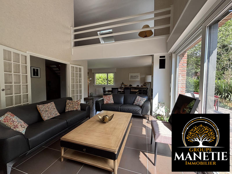 Maison - 210 m² - 7 pièces