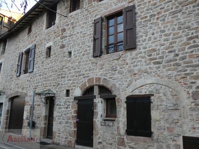 Maison - 285 m² - 8 pièces