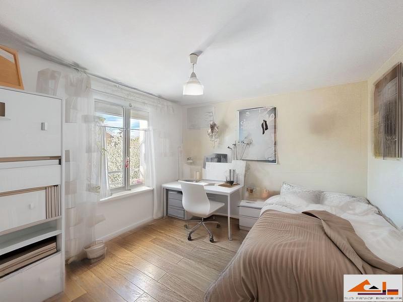 Maison - 180 m² - 7 pièces