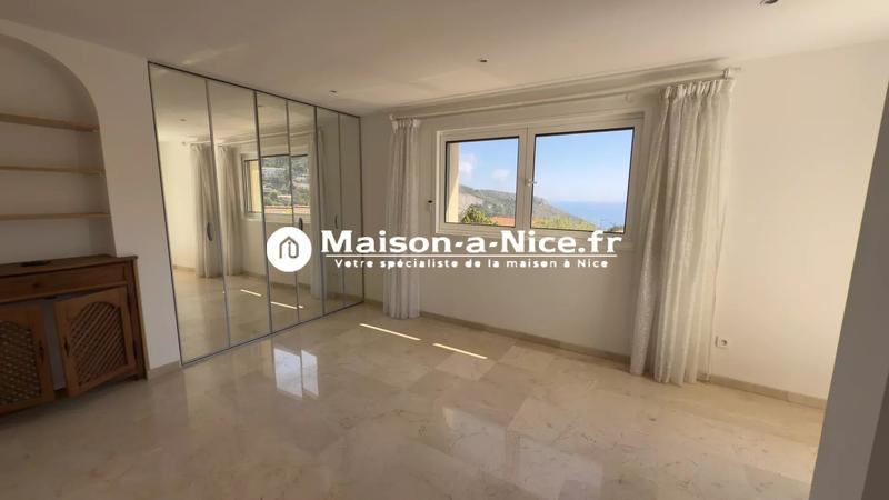 Maison - 333 m² - 10 pièces