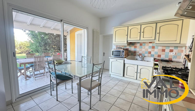 Villa - 200 m² - 6 pièces