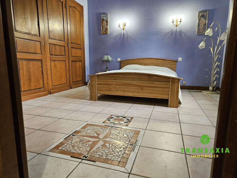 Villa - 234 m² - 10 pièces