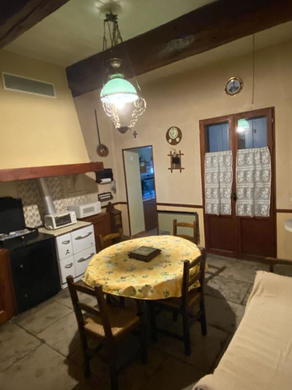 Maison - 250 m² - 13 pièces