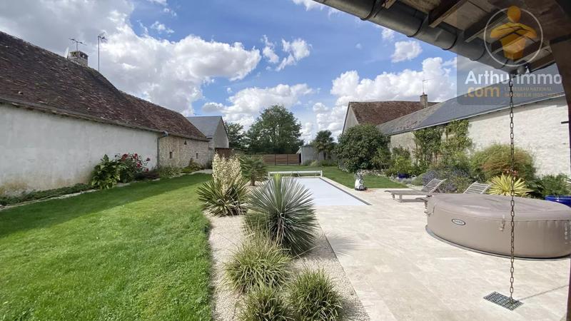 Maison - 250 m² - 8 pièces