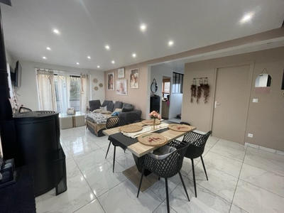 Maison - 80 m² - 5 pièces