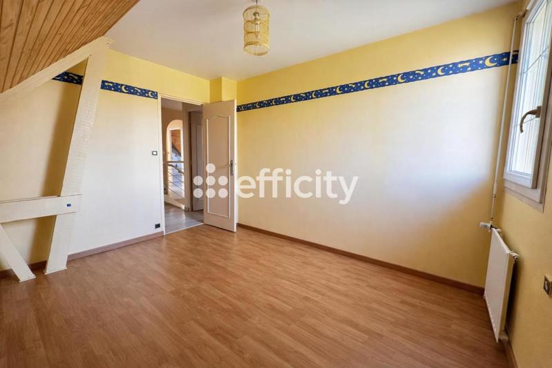 Maison - 140 m² - 8 pièces