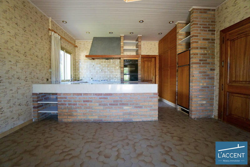 Maison - 435 m² - 8 pièces