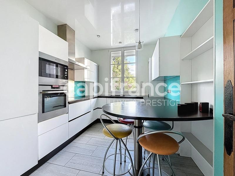 Maison de ville - 181 m² - 9 pièces