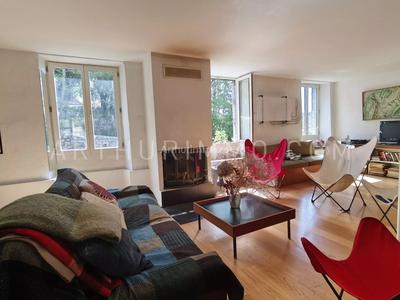 Maison - 374 m² - 11 pièces