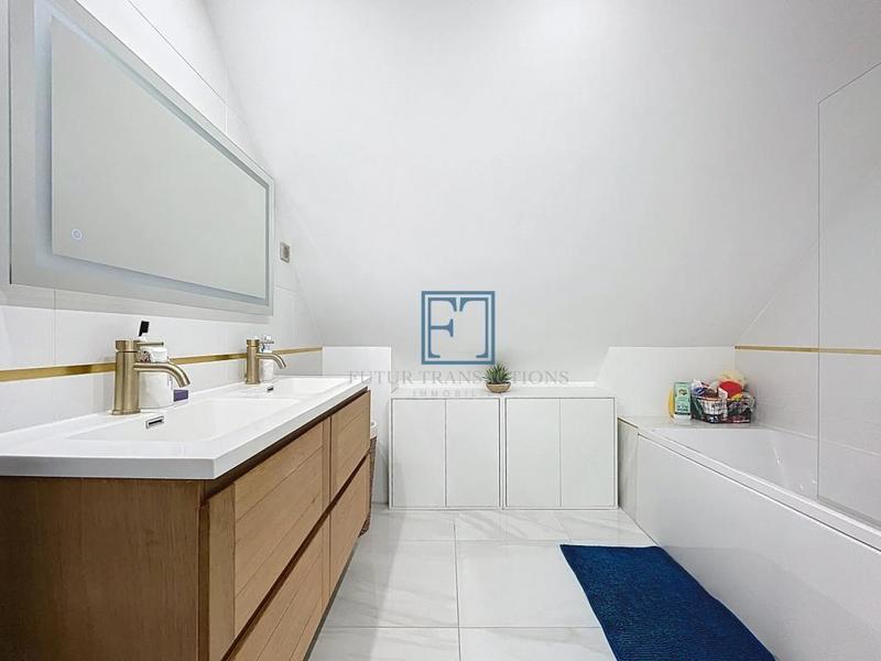 Maison - 157 m² - 7 pièces