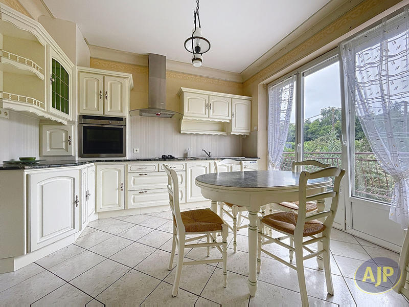 Maison - 148 m² - 7 pièces