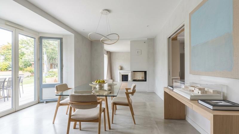 Propriété - 225 m² - 9 pièces