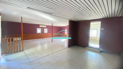 Local commercial - 152 m²