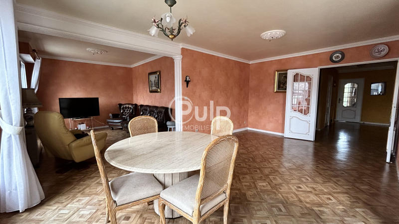 Appartement - 111 m² - 6 pièces