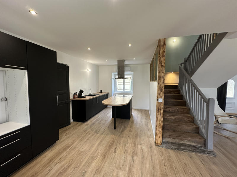 Maison - 205 m² - 5 pièces