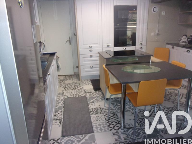 Maison - 283 m² - 10 pièces