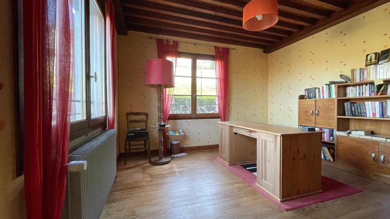 Demeure - 251 m² - 13 pièces