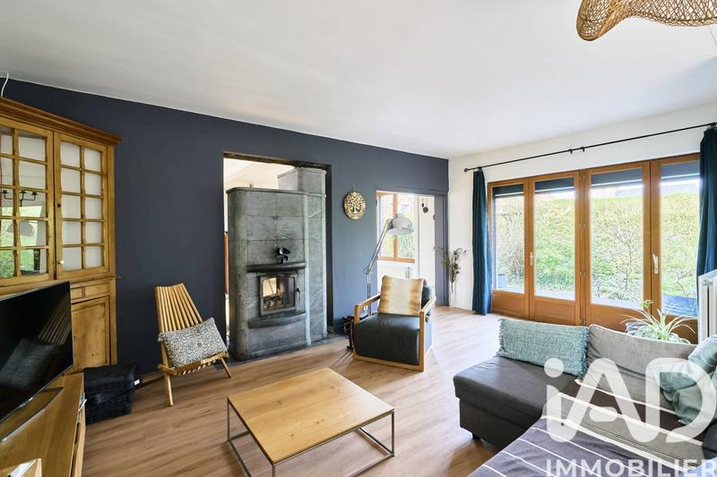 Maison - 230 m² - 9 pièces