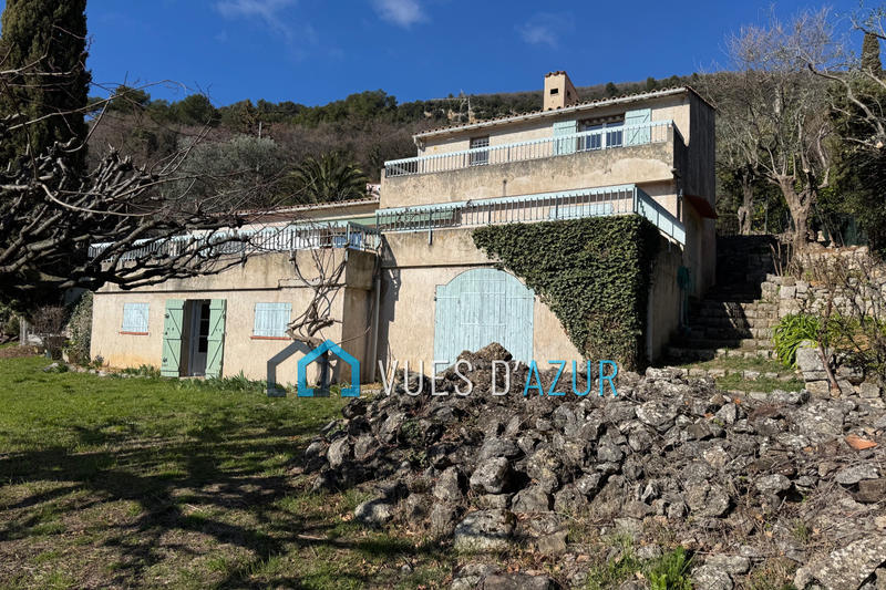 Maison - 205 m² - 6 pièces